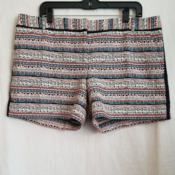 The Limited - Picture 1 of 4